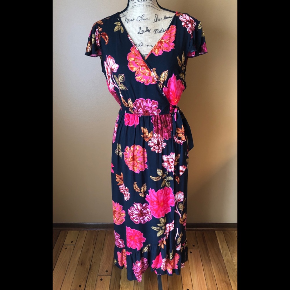 Beautiful, comfy floral 🌺 dress